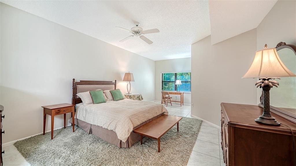 En Venta: $295,000 (2 camas, 2 baños, 1712 Pies cuadrados)