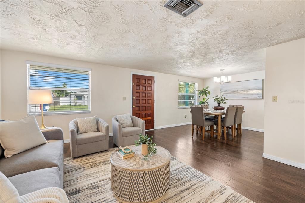 For Sale: $223,800 (2 beds, 2 baths, 1368 Square Feet)