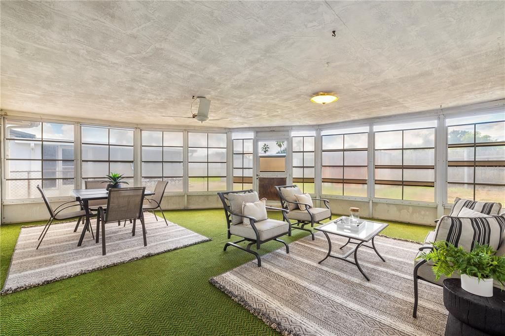 For Sale: $223,800 (2 beds, 2 baths, 1368 Square Feet)