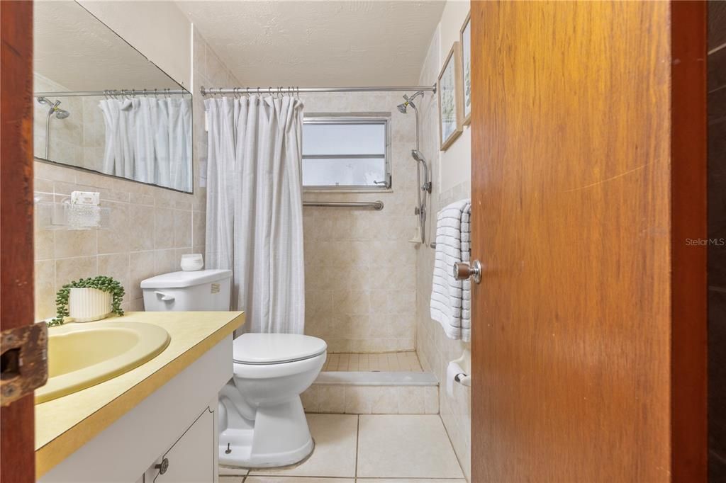 For Sale: $223,800 (2 beds, 2 baths, 1368 Square Feet)