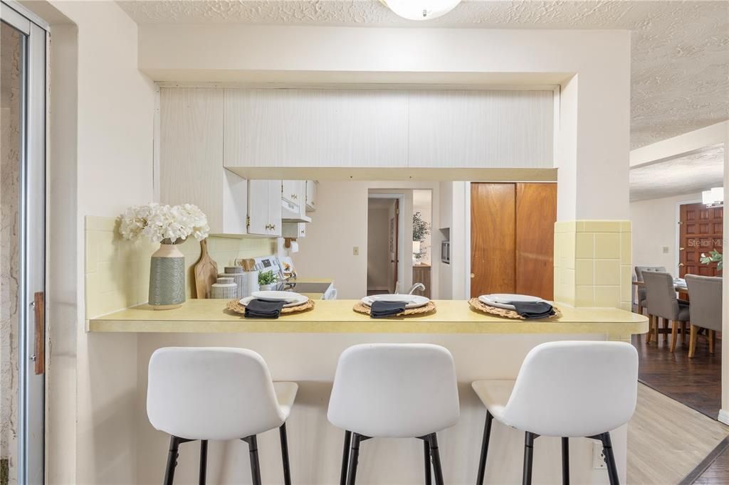 For Sale: $223,800 (2 beds, 2 baths, 1368 Square Feet)
