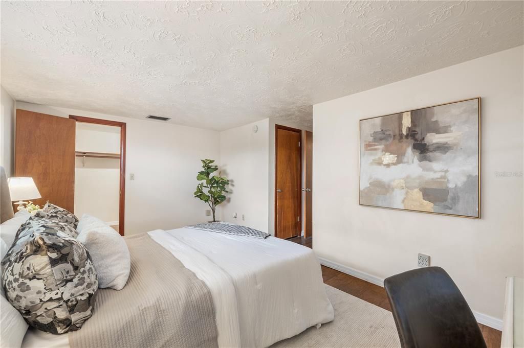For Sale: $223,800 (2 beds, 2 baths, 1368 Square Feet)