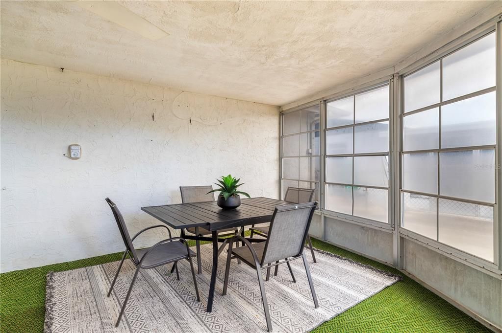 For Sale: $223,800 (2 beds, 2 baths, 1368 Square Feet)
