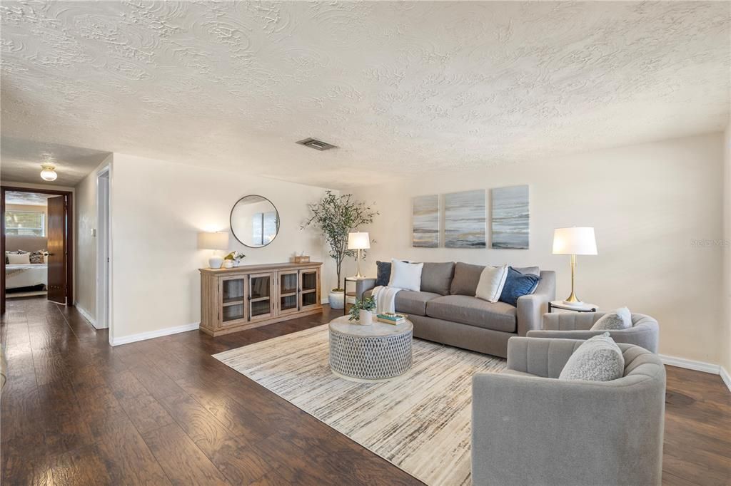 For Sale: $223,800 (2 beds, 2 baths, 1368 Square Feet)