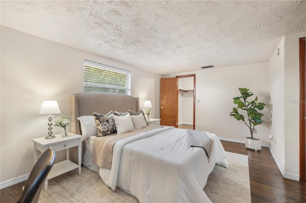 For Sale: $223,800 (2 beds, 2 baths, 1368 Square Feet)