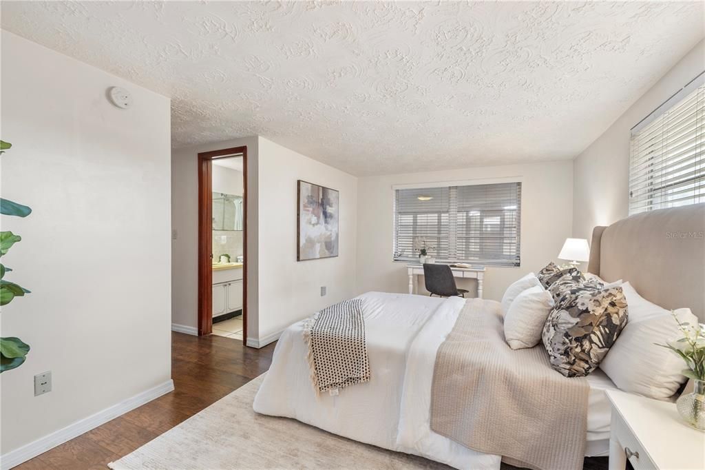 For Sale: $223,800 (2 beds, 2 baths, 1368 Square Feet)