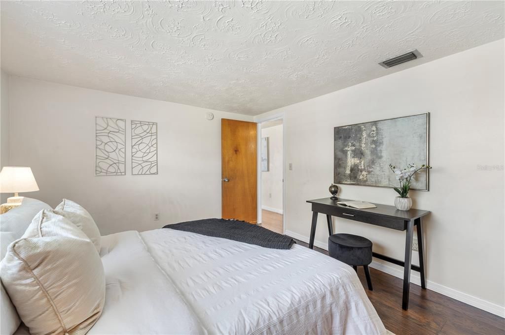 For Sale: $223,800 (2 beds, 2 baths, 1368 Square Feet)