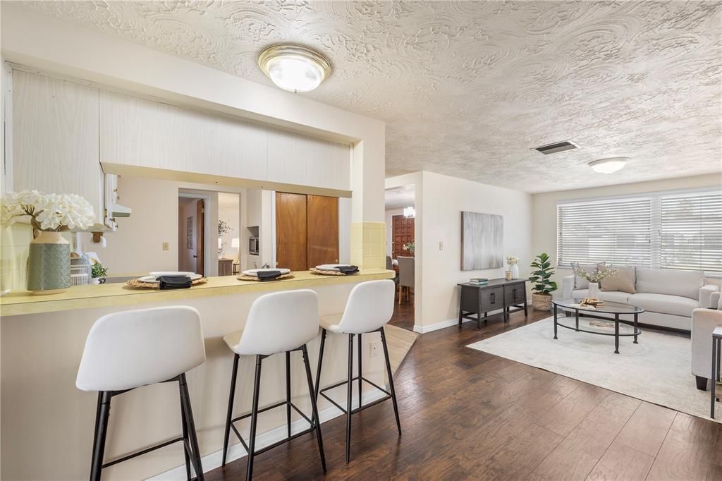 For Sale: $223,800 (2 beds, 2 baths, 1368 Square Feet)