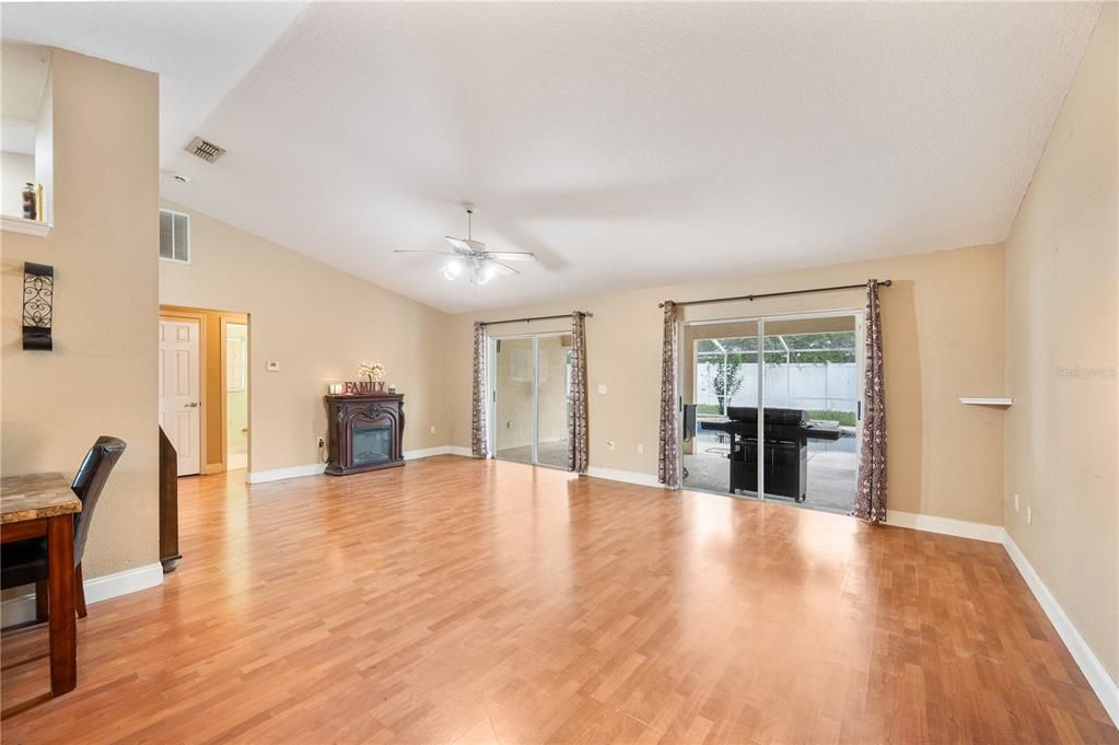 En Venta: $225,000 (3 camas, 2 baños, 1488 Pies cuadrados)