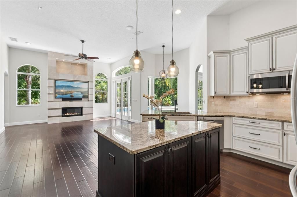For Sale: $899,900 (4 beds, 3 baths, 3188 Square Feet)