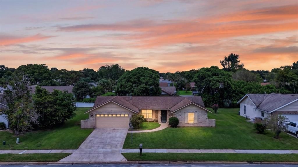 For Sale: $259,900 (2 beds, 2 baths, 1040 Square Feet)