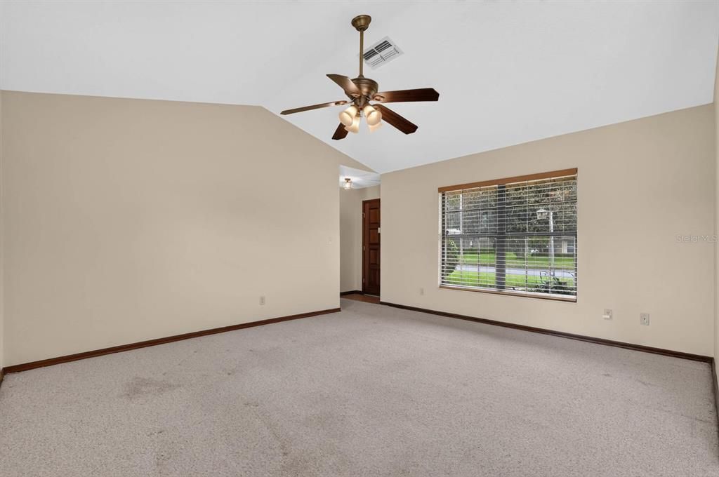 For Sale: $259,900 (2 beds, 2 baths, 1040 Square Feet)