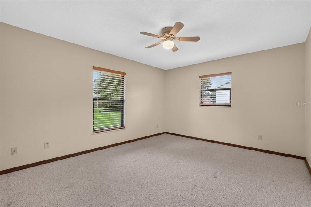 For Sale: $259,900 (2 beds, 2 baths, 1040 Square Feet)