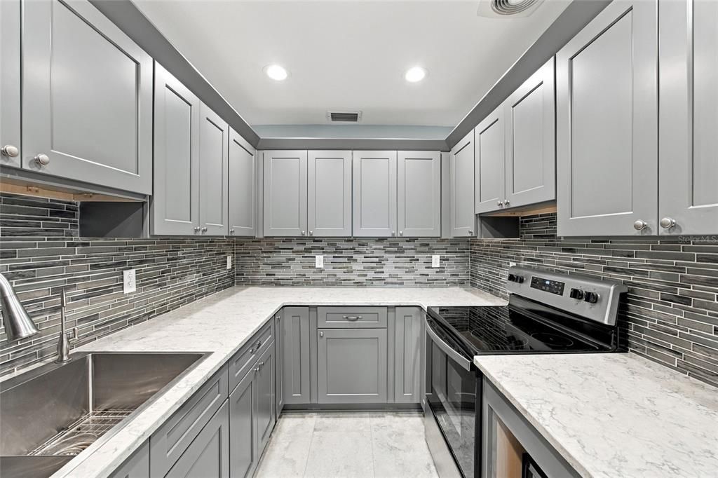 For Sale: $455,000 (3 beds, 1 baths, 1339 Square Feet)