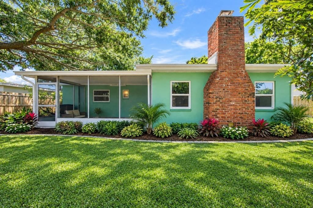 For Sale: $455,000 (3 beds, 1 baths, 1339 Square Feet)