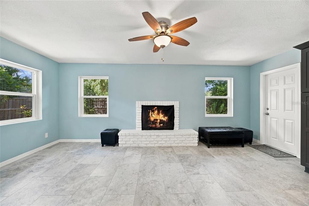 For Sale: $455,000 (3 beds, 1 baths, 1339 Square Feet)