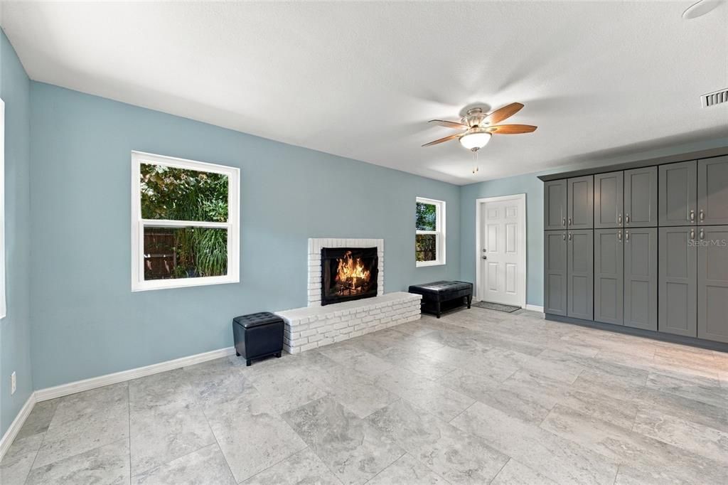 For Sale: $455,000 (3 beds, 1 baths, 1339 Square Feet)