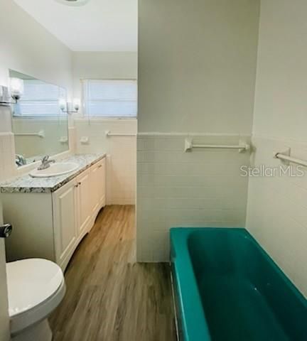 For Rent: $2,200 (4 beds, 2 baths, 1724 Square Feet)