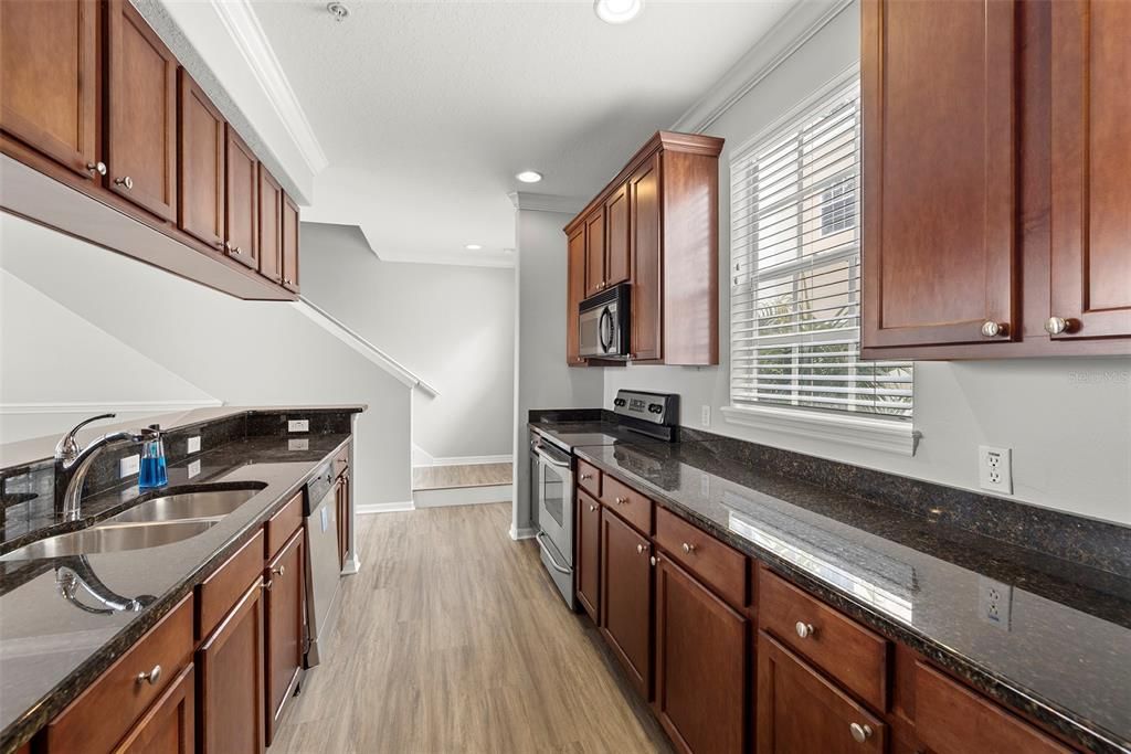 For Rent: $2,550 (2 beds, 2 baths, 1462 Square Feet)