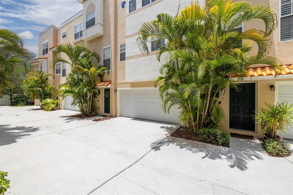 For Rent: $2,550 (2 beds, 2 baths, 1462 Square Feet)