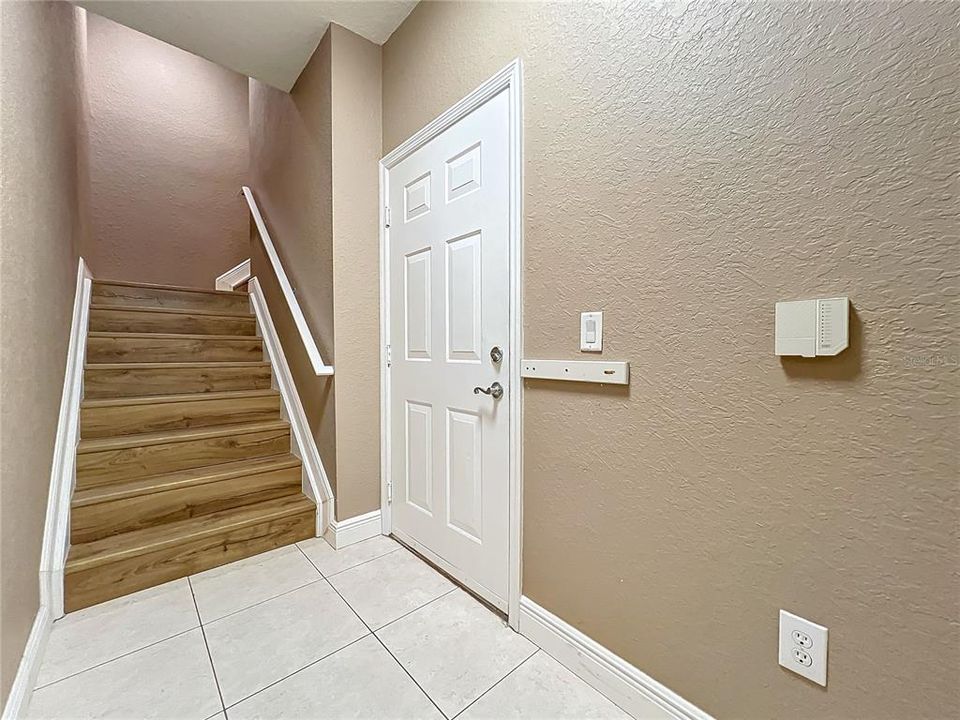 For Rent: $2,250 (3 beds, 2 baths, 1457 Square Feet)