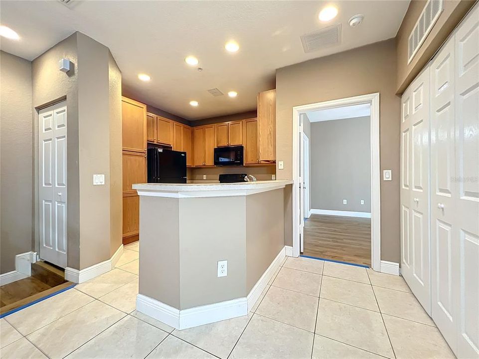 For Rent: $2,250 (3 beds, 2 baths, 1457 Square Feet)
