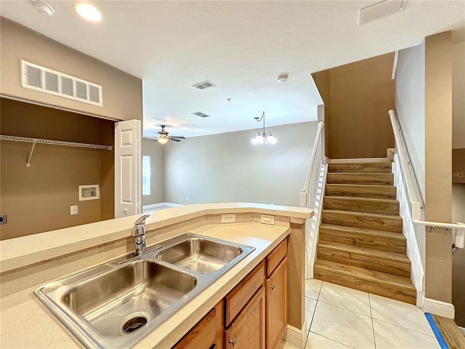 For Rent: $2,250 (3 beds, 2 baths, 1457 Square Feet)
