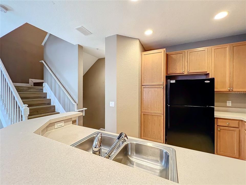 For Rent: $2,250 (3 beds, 2 baths, 1457 Square Feet)