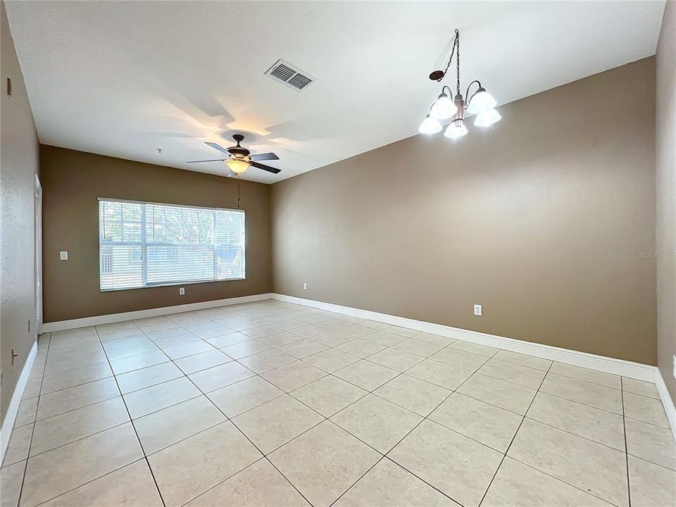 For Rent: $2,250 (3 beds, 2 baths, 1457 Square Feet)