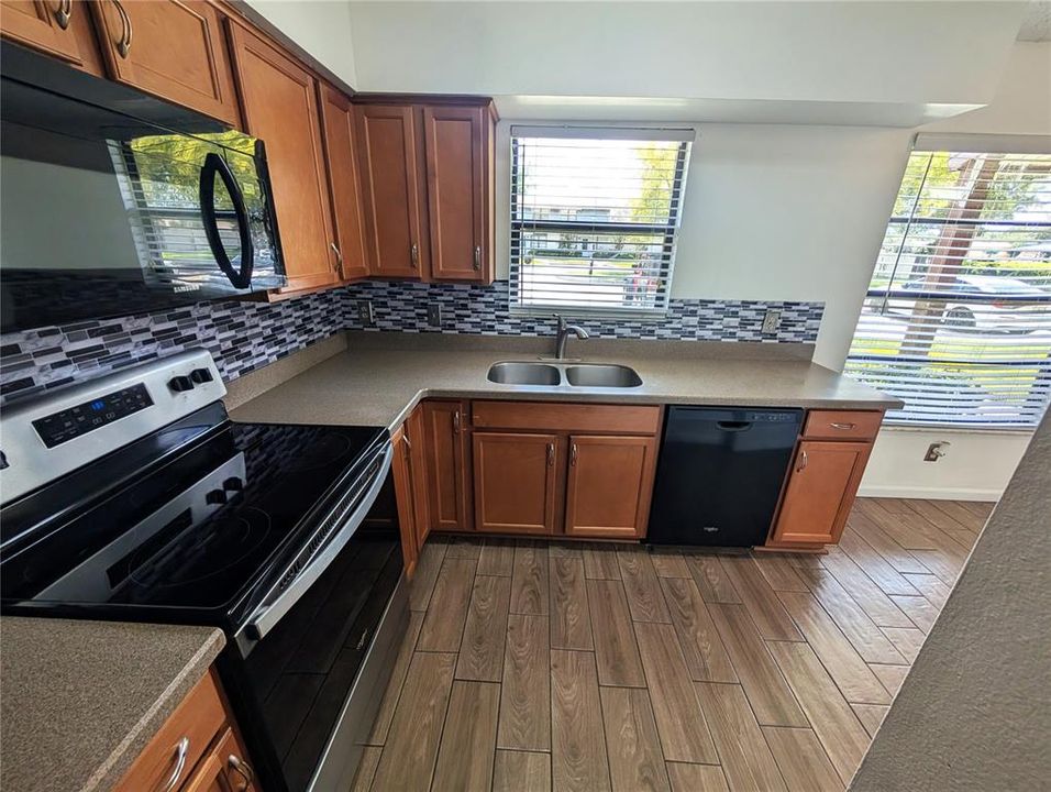 For Rent: $1,850 (2 beds, 2 baths, 1092 Square Feet)