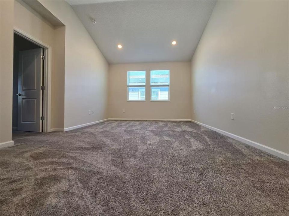 For Rent: $2,900 (4 beds, 3 baths, 2492 Square Feet)