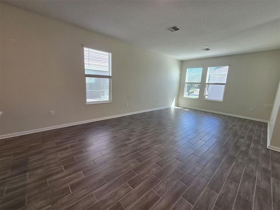 For Rent: $2,900 (4 beds, 3 baths, 2492 Square Feet)