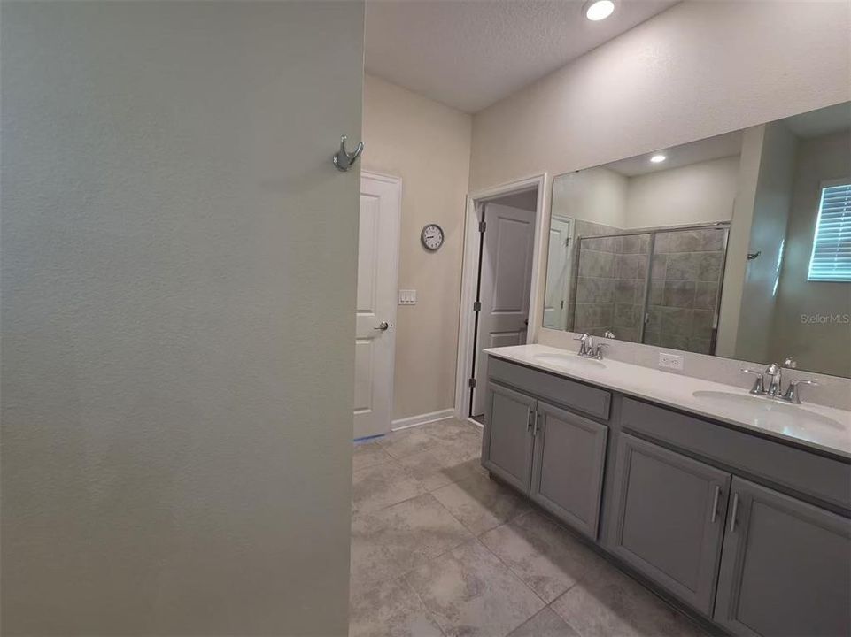 For Rent: $2,900 (4 beds, 3 baths, 2492 Square Feet)