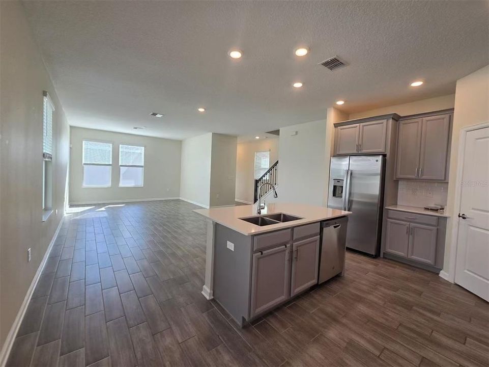 For Rent: $2,900 (4 beds, 3 baths, 2492 Square Feet)