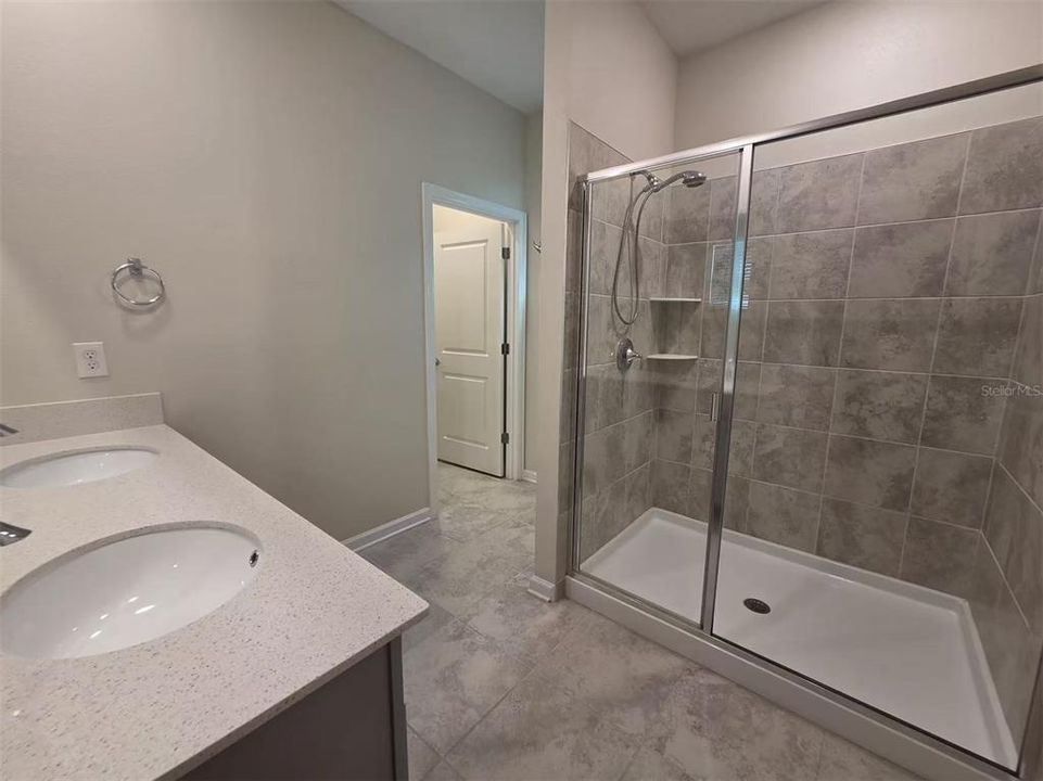 For Rent: $2,900 (4 beds, 3 baths, 2492 Square Feet)