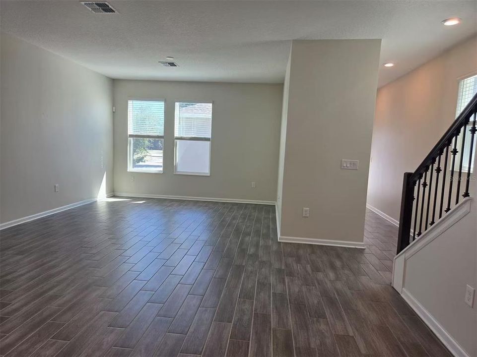 For Rent: $2,900 (4 beds, 3 baths, 2492 Square Feet)