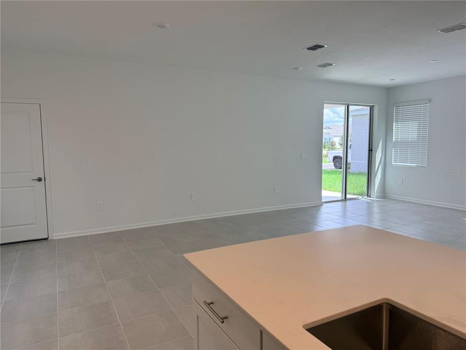 For Rent: $2,895 (4 beds, 3 baths, 2683 Square Feet)