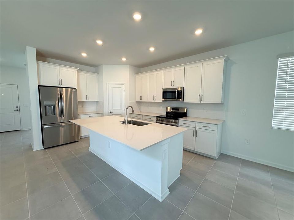 For Rent: $2,895 (4 beds, 3 baths, 2683 Square Feet)