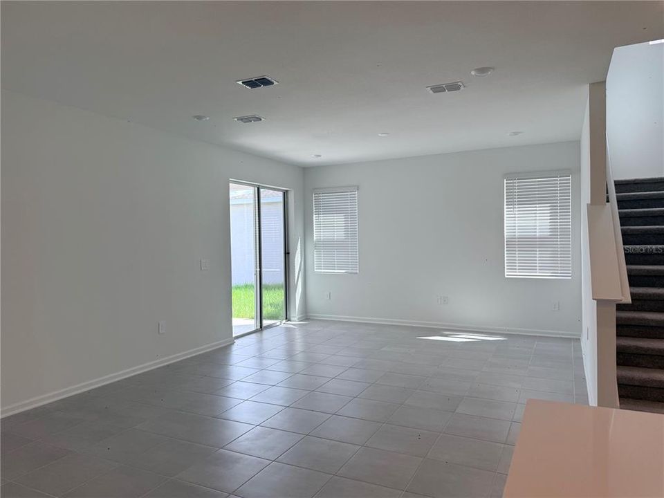 For Rent: $2,895 (4 beds, 3 baths, 2683 Square Feet)