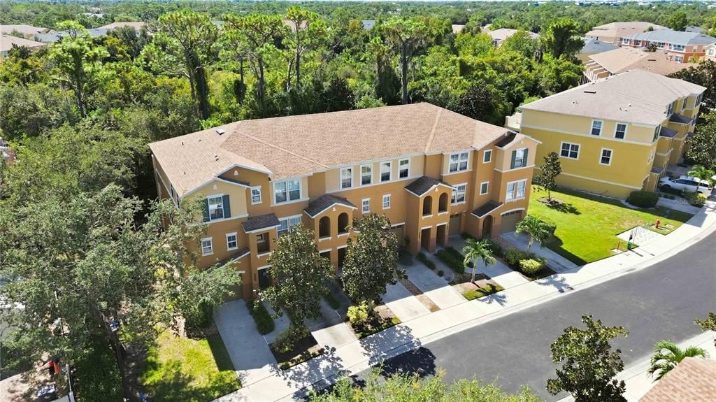 На продажу: $230,000 (2 спален, 2 ванн, 1092 Квадратных фут)