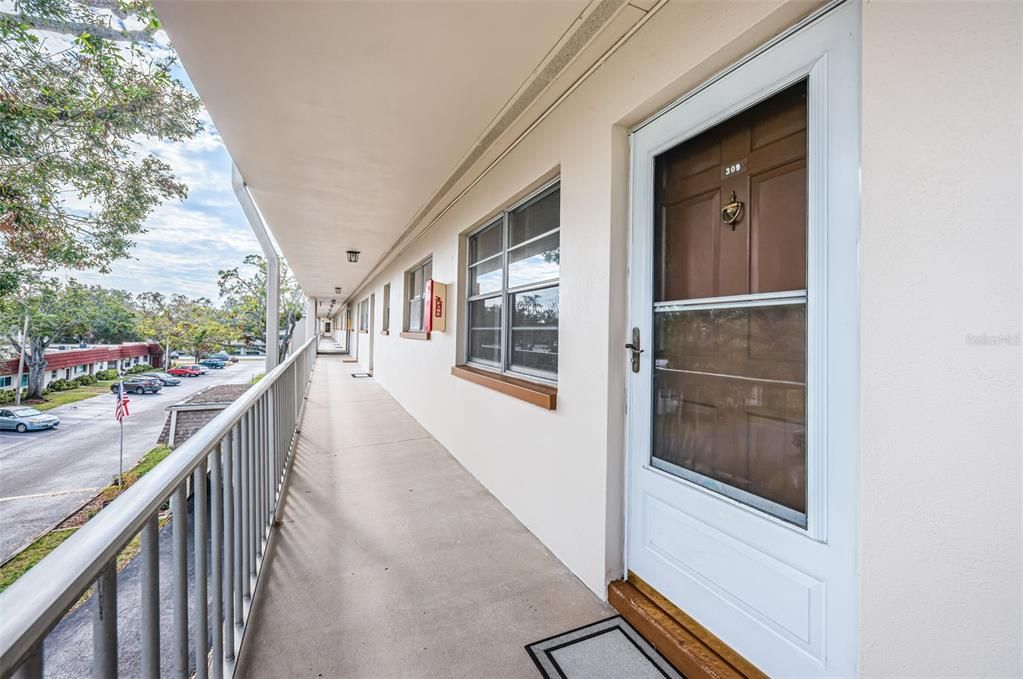 For Sale: $150,000 (2 beds, 2 baths, 1016 Square Feet)