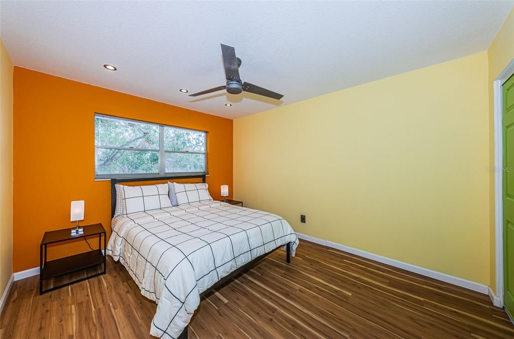 For Sale: $150,000 (2 beds, 2 baths, 1016 Square Feet)