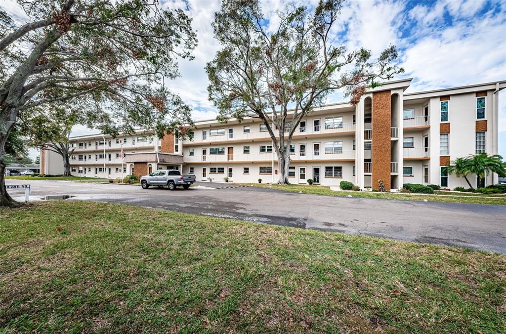 For Sale: $150,000 (2 beds, 2 baths, 1016 Square Feet)