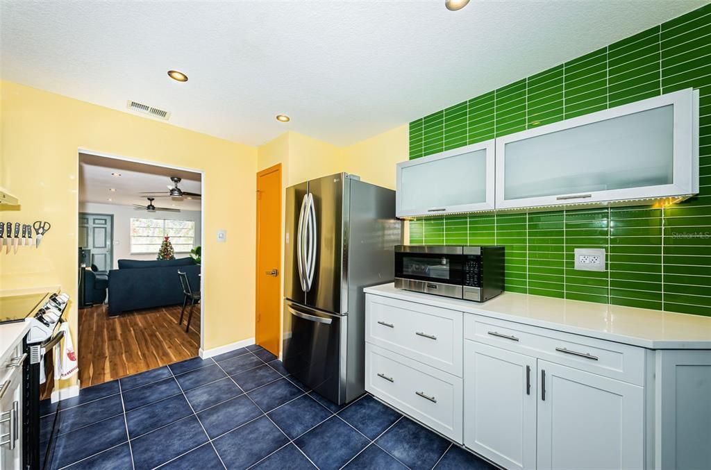For Sale: $150,000 (2 beds, 2 baths, 1016 Square Feet)