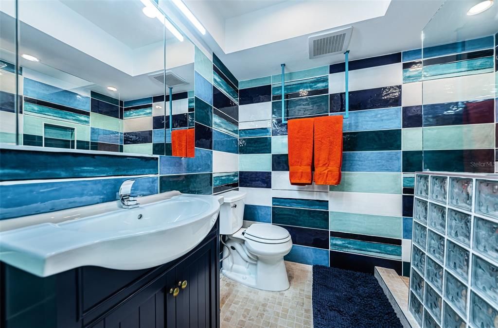 For Sale: $150,000 (2 beds, 2 baths, 1016 Square Feet)