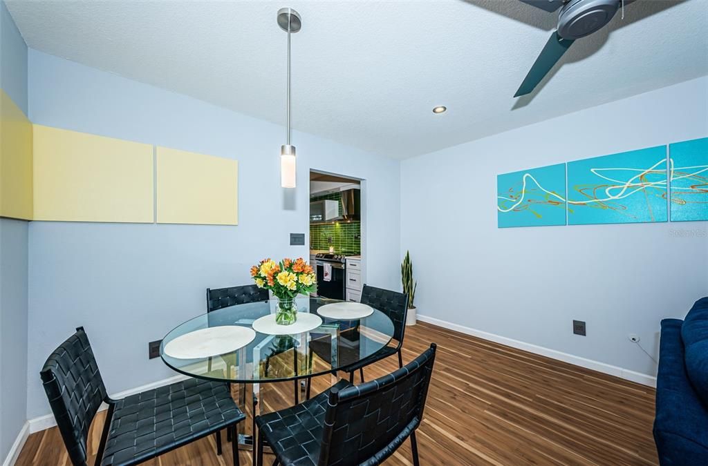 For Sale: $150,000 (2 beds, 2 baths, 1016 Square Feet)