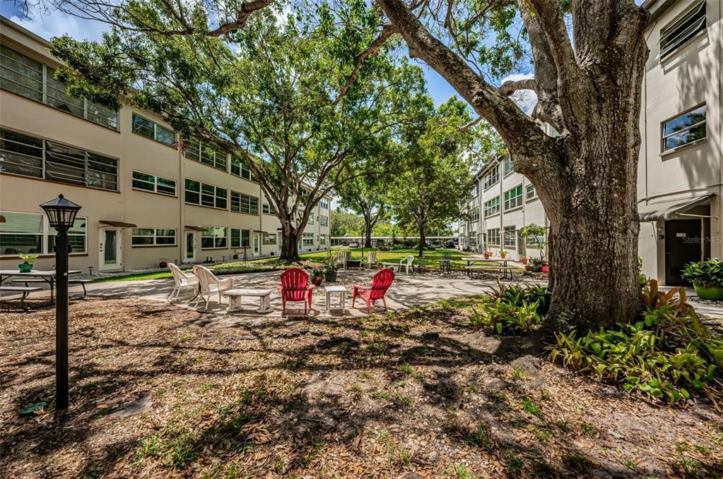 For Sale: $150,000 (2 beds, 2 baths, 1016 Square Feet)