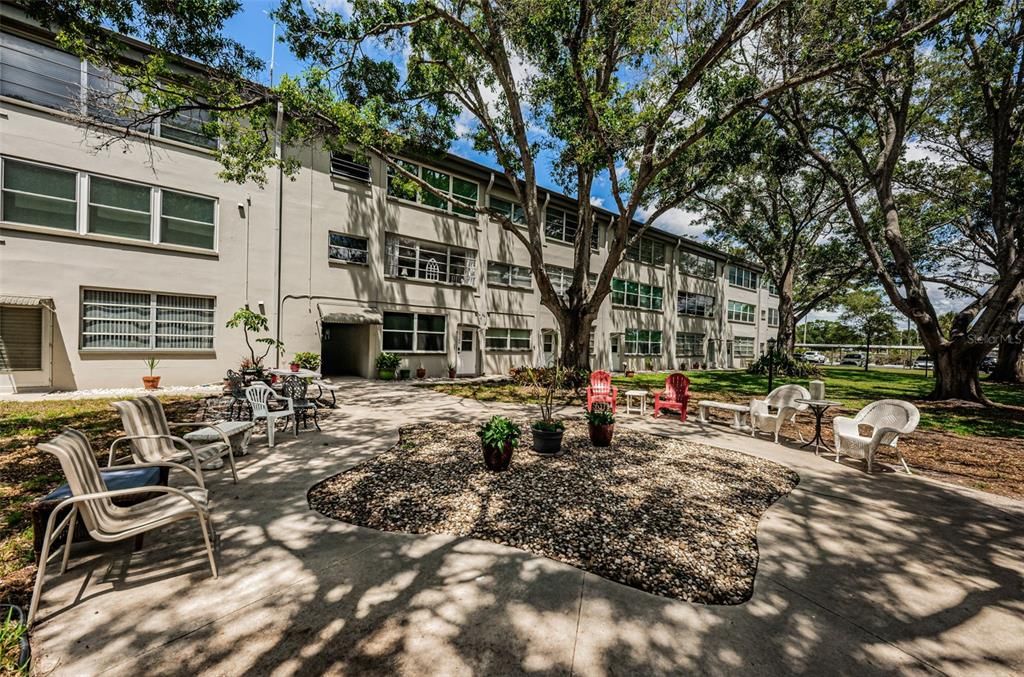 For Sale: $150,000 (2 beds, 2 baths, 1016 Square Feet)