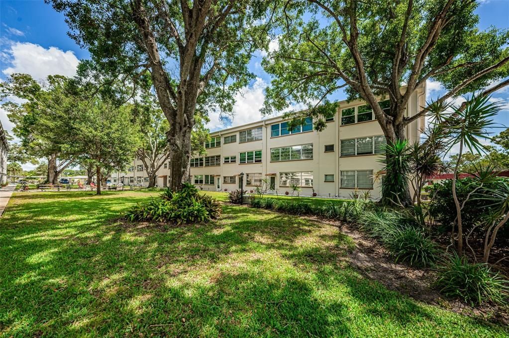 For Sale: $150,000 (2 beds, 2 baths, 1016 Square Feet)