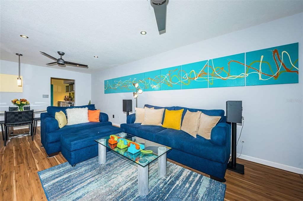 For Sale: $150,000 (2 beds, 2 baths, 1016 Square Feet)